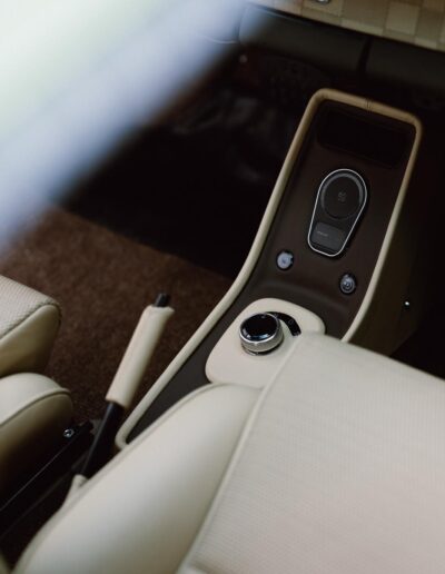 Cream centre console with a drive selector and display